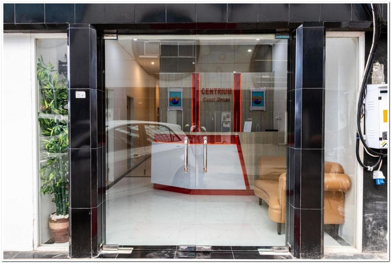 Reddoorz Plus @ Centrium Katamso Medan Extérieur photo