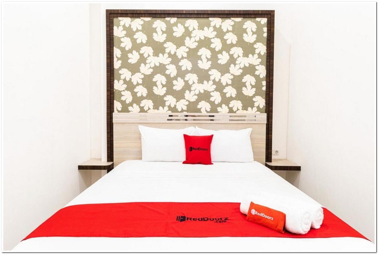 Reddoorz Plus @ Centrium Katamso Medan Extérieur photo
