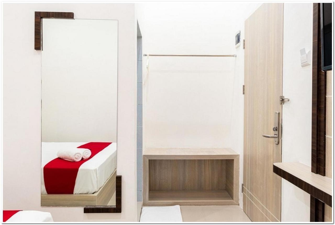 Reddoorz Plus @ Centrium Katamso Medan Extérieur photo