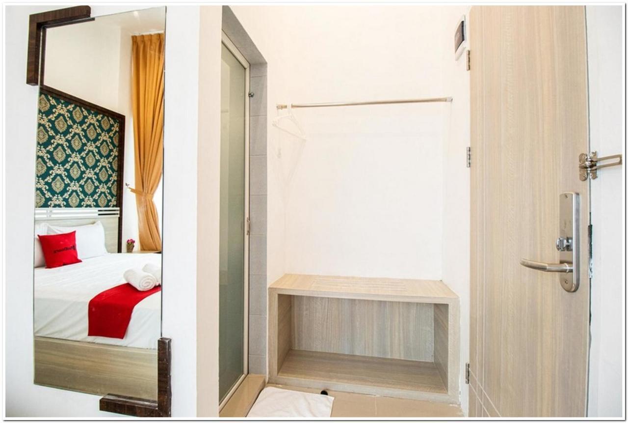 Reddoorz Plus @ Centrium Katamso Medan Extérieur photo