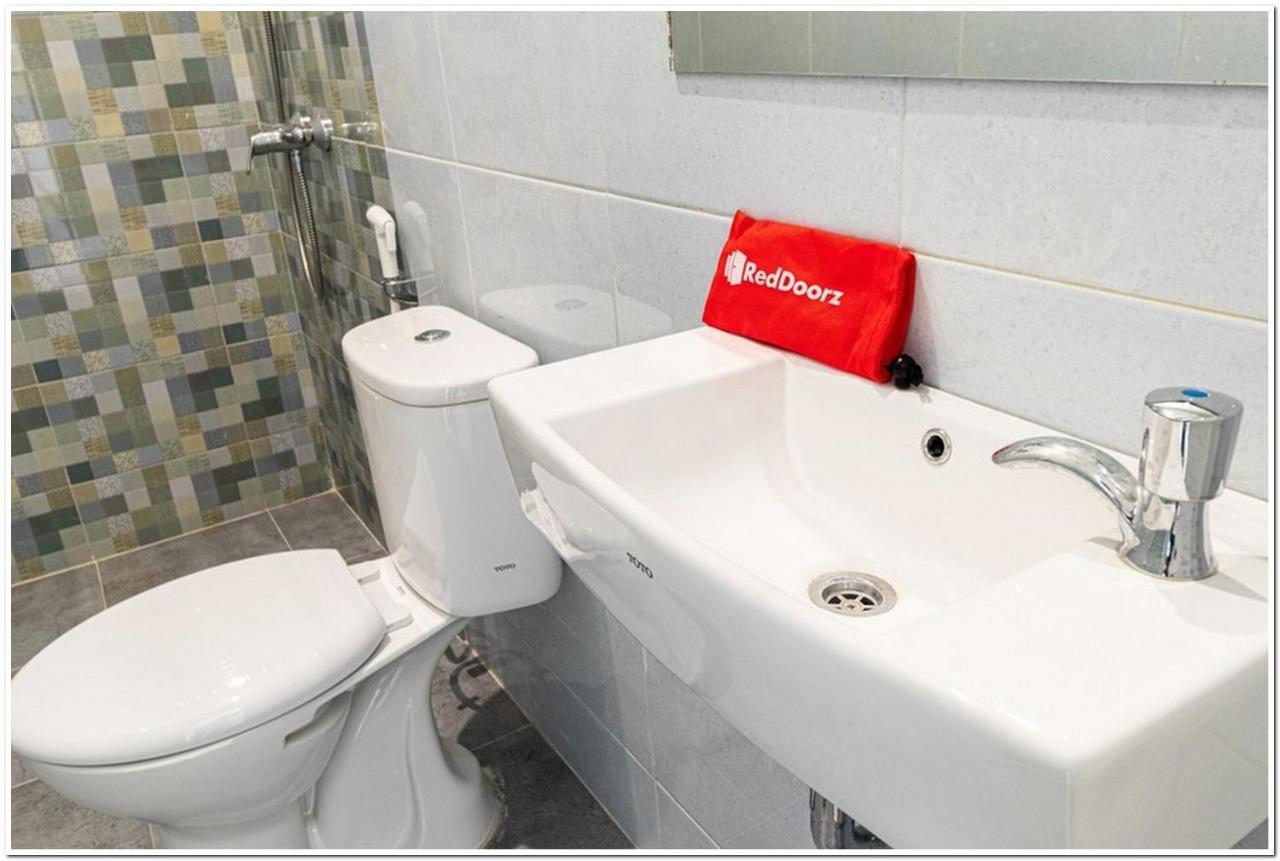Reddoorz Plus @ Centrium Katamso Medan Extérieur photo